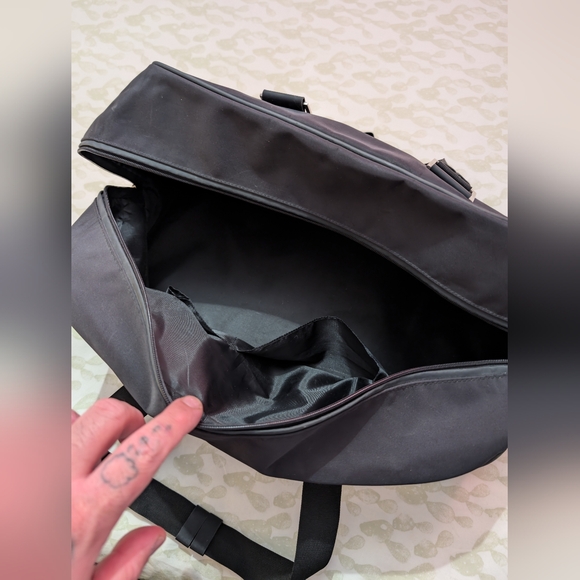 Versace duffle bag - Picture 3 of 3